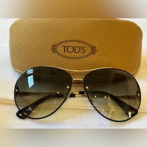 AUTHENTIC Tod’s aviator sunglasses good used condition